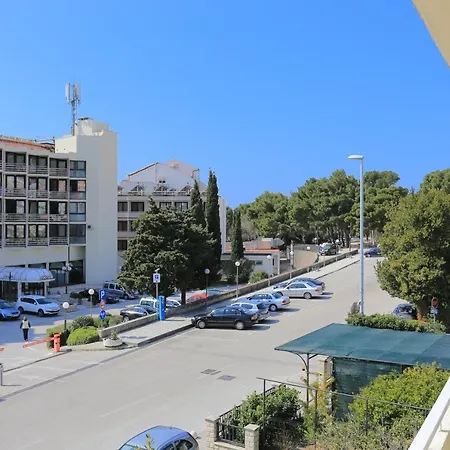 By The Sea - 13222 Makarska