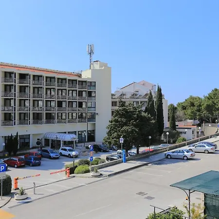 By The Sea - 13222 * Makarská